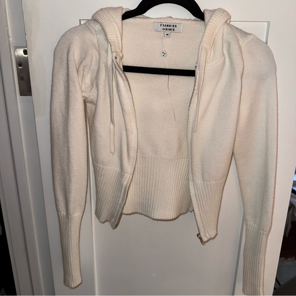 Frankie’s Bikinis knitted sweater zip up cream/ white